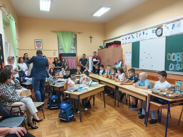 Veseli početak godine u Područnoj školi Krušljevo Selo