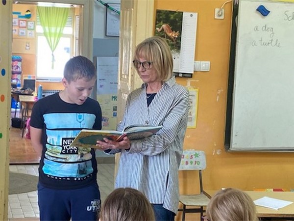 U zagrljaju predstava i priča